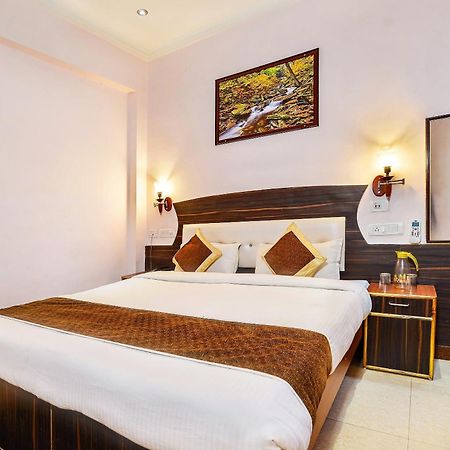 Merit Hotel Agra  Εξωτερικό φωτογραφία