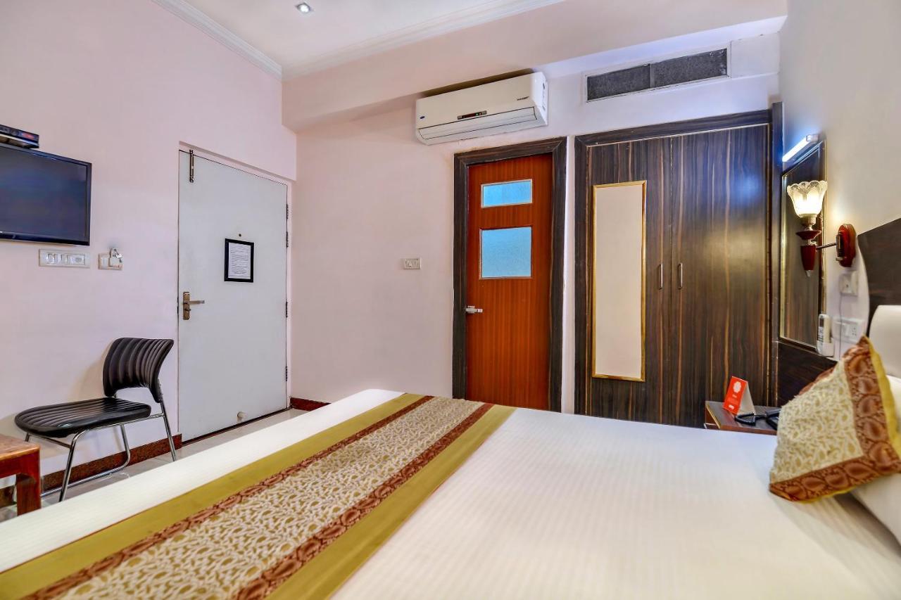 Merit Hotel Agra  Εξωτερικό φωτογραφία