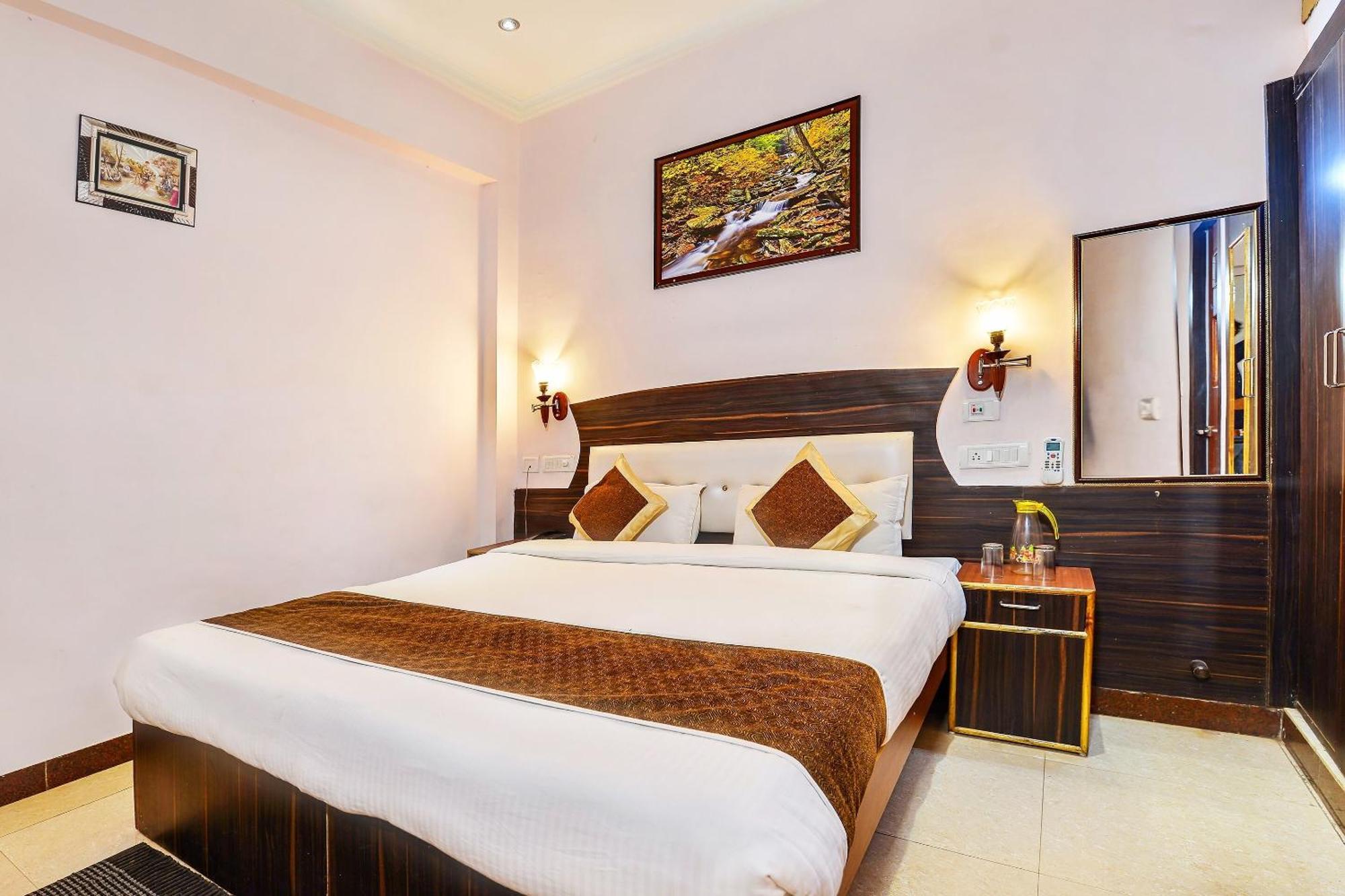 Merit Hotel Agra  Εξωτερικό φωτογραφία