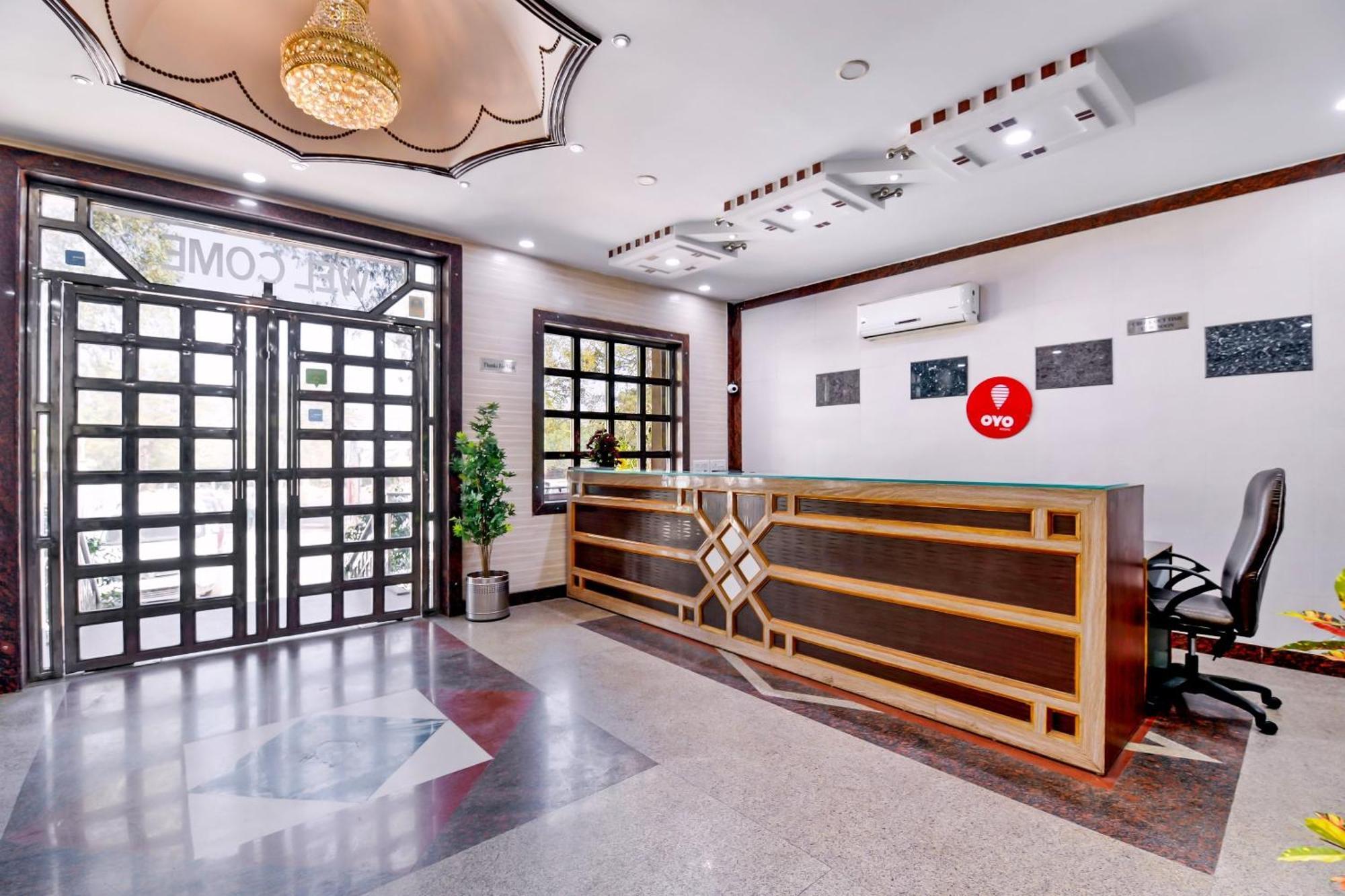 Merit Hotel Agra  Εξωτερικό φωτογραφία