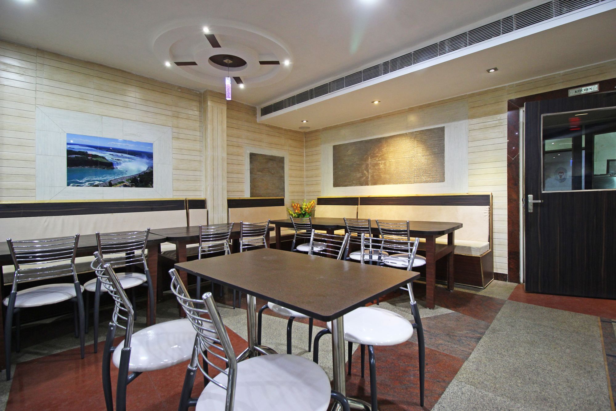 Merit Hotel Agra  Εξωτερικό φωτογραφία