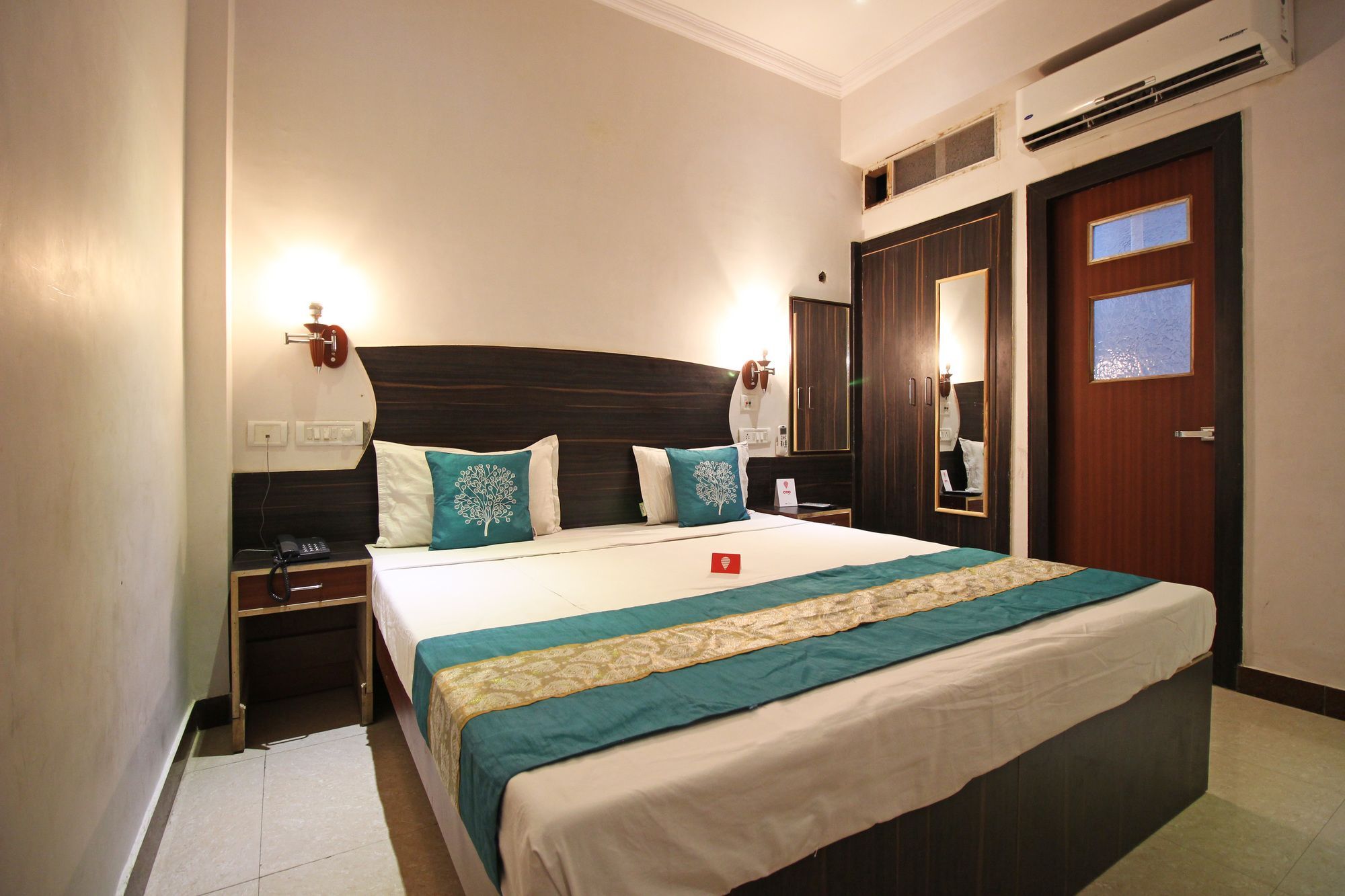 Merit Hotel Agra  Εξωτερικό φωτογραφία